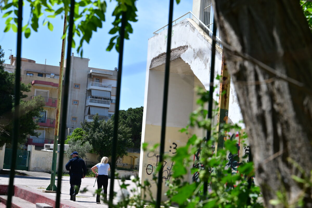 [386408] ΜΑΘΗΤΡΙΑ ΕΠΕΣΕ ΑΠΟ ΤΟΝ ΠΡΩΤΟ ΟΡΟΦΟ ΓΥΜΝΑΣΙΟΥ ΣΤΟ ΧΑΪΔΑΡΙ (ΤΑΤΙΑΝΑ ΜΠΟΛΑΡΗ/EUROKINISSI)