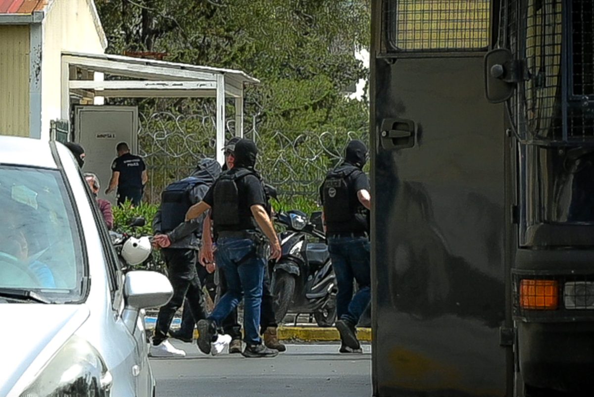 [386852] ΤΡΕΙΣ ΣΥΛΛΗΨΕΙΣ ΜΕΛΩΝ ΤΗΣ GREEK MAFIA ΓΙΑ ΤΗΝ ΔΟΛΟΦΟΝΙΑ ΜΟΣΧΟΥΡΗ ΣΤΟ ΧΑΛΑΝΔΡΙ-ΟΔΗΓΟΥΝΤΑΙ ΣΤΟΝ ΕΙΣΑΓΓΕΛΕΑ (ΑΡΕΤΗ ΤΗΛΙΑΚΟΥ/ EUROKINISSI)