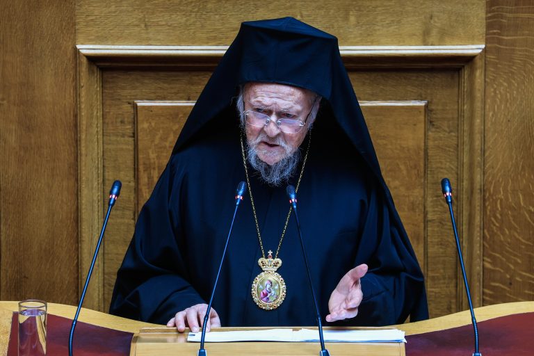 [386795] ΟΜΙΛΙΑ ΤΟΥ ΟΙΚΟΥΜΕΝΙΚΟΥ ΠΑΤΡΙΑΡΧΗ ΒΑΡΘΟΛΟΜΑΙΟΥ ΣΕ ΕΙΔΙΚΗ ΣΥΝΕΔΡΙΑΣΗ ΤΗΣ ΟΛΟΜΕΛΕΙΑΣ ΤΗΣ ΒΟΥΛΗΣ  (ΓΙΩΡΓΟΣ ΚΟΝΤΑΡΙΝΗΣ/EUROKINISSI)