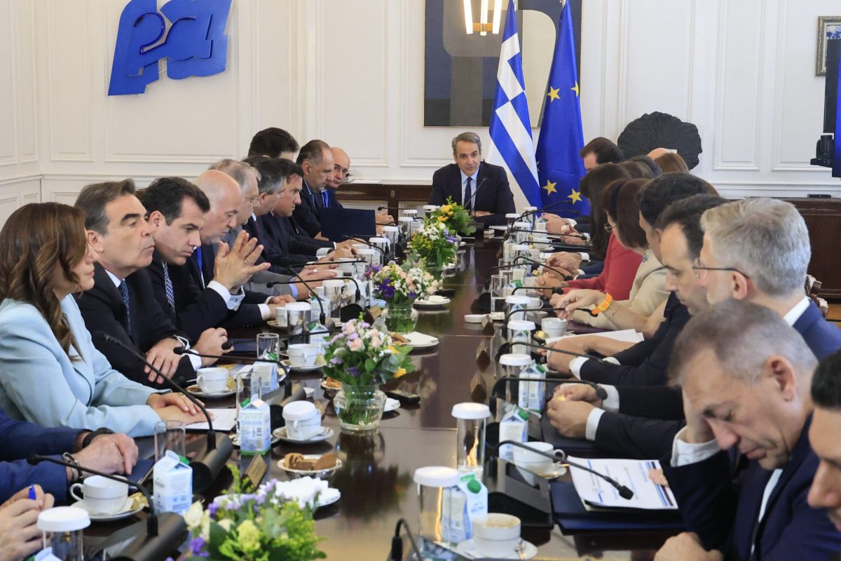 [387286]  ΣΥΝΕΔΡΙΑΣΗ ΤΟΥ ΥΠΟΥΡΓΙΚΟΥ ΣΥΜΒΟΥΛΙΟΥ ΥΠΟ ΤΟΝ ΠΡΩΘΥΠΟΥΡΓΟ ΚΥΡΙΑΚΟ ΜΗΤΣΟΤΑΚΗ (ΓΙΩΡΓΟΣ ΚΟΝΤΑΡΙΝΗΣ/EUROKINISSI)