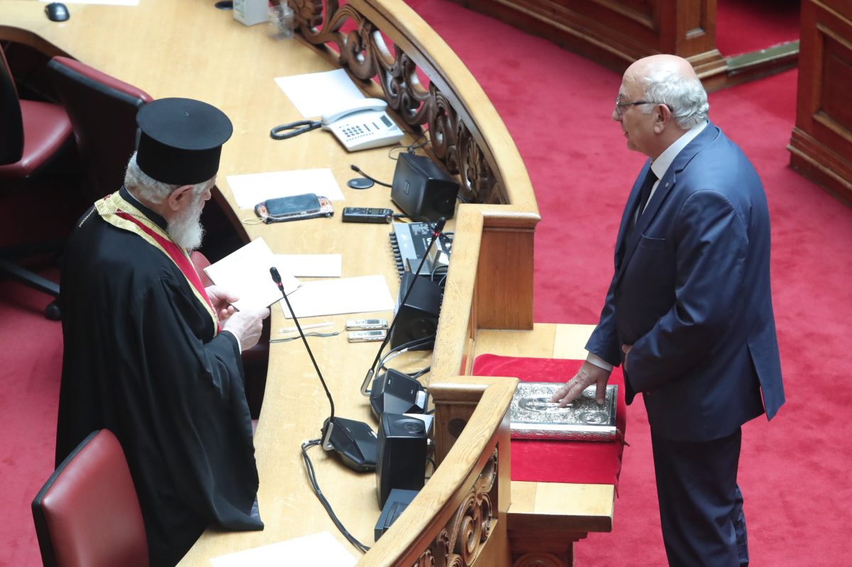 [388371] ΟΡΚΩΜΟΣΙΑ ΤΟΥ ΒΟΥΛΕΥΤΗ ΓΙΑΝΝΗ ΑΜΑΝΑΤΙΔΗ ΩΣ ΠΡΩΤΟΣ ΕΠΙΛΑΧΩΝ ΣΤΗ ΘΕΣΗ ΤΗΣ ΚΑΤΕΡΙΝΑΣ ΝΟΤΟΠΟΥΛΟΥ ΠΟΥ ΠΑΡΑΙΤΗΘΗΚΕ   (ΣΩΤΗΡΗΣ ΔΗΜΗΤΡΟΠΟΥΛΟΣ/EUROKINISSI)