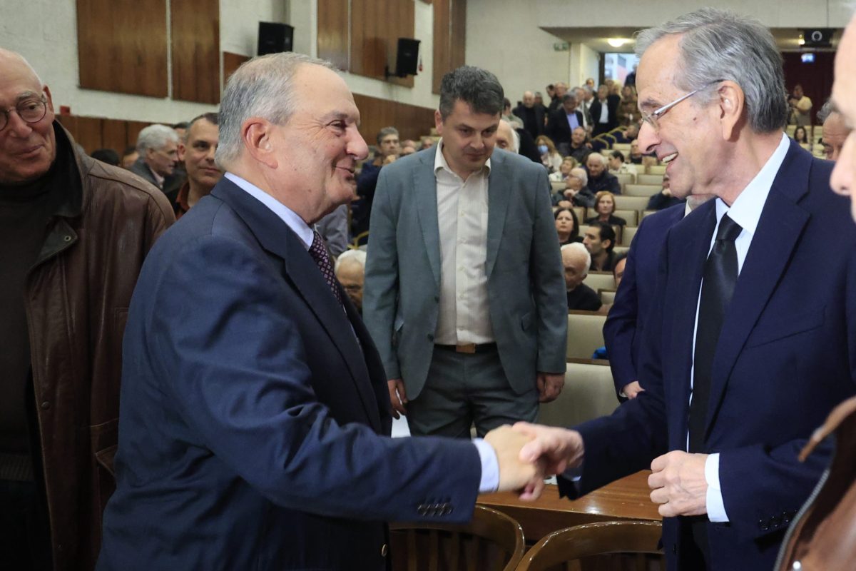 [385901] ΠΑΡΟΥΣΙΑΣΗ ΤΟΥ ΒΙΒΛΙΟΥ ΤΟΥ ΚΑΘΗΓΗΤΗ ΓΕΩΠΟΛΙΤΙΚΗΣ ΙΩΑΝΝΗ ΜΑΖΗ "ΤΟΥ ΛΟΓΟΥ ΤΟ ΑΛΗΘΕΣ ΚΑΙ ΜΕΤΑ ΛΟΓΟΥ ΓΝΩΣΕΩΣ - ΕΠΙΛΕΓΜΕΝΑ ΓΕΩΠΟΛΙΤΙΚΑ ΥΠΟΔΕΙΓΜΑΤΑ ΔΙΑ ΤΗΣ ΣΥΣΤΗΜΙΚΗΣ ΓΕΩΠΟΛΙΤΙΚΗΣ ΑΝΑΛΥΣΗΣ" (ΓΙΩΡΓΟΣ ΚΟΝΤΑΡΙΝΗΣ/EUROKINISSI)