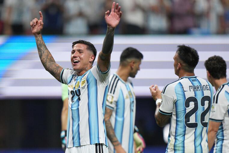 Argentina's Enzo Fernandez (24) celebrates after the World Cup round of 16 soccer match between Argentina and Egypt in Atlanta, Tuesday, July 7, 2026. (AP Photo/Jacob Kupferman)