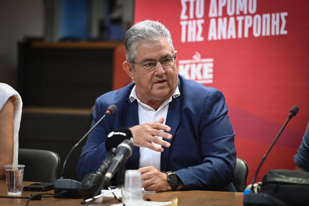 ΠΕΡΙΟΔΕΙΑ ΤΟΥ Γ.Γ ΤΟΥ ΚΚΕ ΔΗΜΗΤΡΗ ΚΟΥΤΣΟΥΜΠΑ ΣΤΗΝ ΑΓΟΡΑ ΣΤΟ ΧΑΛΑΝΔΡΙ ΚΑΙ ΣΥΝΑΝΤΗΣΗ ΜΕ ΤΟΝ ΕΜΠΟΡΙΚΟ ΣΥΛΛΟΓΟ ( Γ.Τ. ΚΚΕ / ΓΙΩΡΓΟΣ ΚΑΡΑΓΙΑΝΝΗΣ/ EUROKINISSI)
