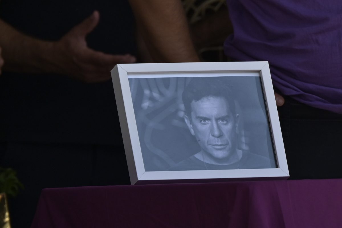 [389546] ΕΞΟΔΙΟΣ ΑΚΟΛΟΥΘΙΑ ΤΟΥ ΤΡΑΓΟΥΔΙΣΤΗ ΓΙΩΡΓΟΥ ΜΑΖΩΝΑΚΗ (ΜΙΧΑΛΗΣ ΠΑΠΑΝΙΚΟΛΑΟΥ / EUROKINISSI)